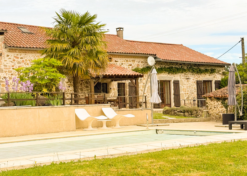 French property for sale in Piégut-Pluviers, Dordogne - €266,430 - photo 0