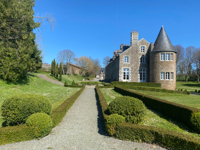 Exceptional harmonious castle of 900m2, listed park of  24ha. - 11 bedrooms, 10 bathrooms