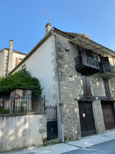 Maison à vendre à Monbahus, Lot-et-Garonne, Aquitaine, avec Leggett Immobilier