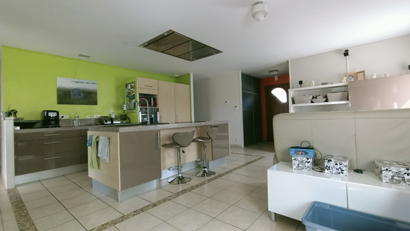 French property for sale in Mansle, Charente - €199,000 - photo 2
