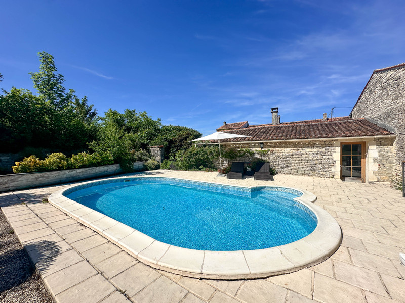 French property for sale in Sonnac, Charente-Maritime - €599,000 - photo 13