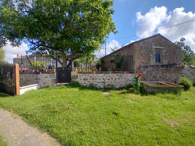 French property for sale in Sainte-Gemme, Deux-Sèvres - €302,659 - photo 1
