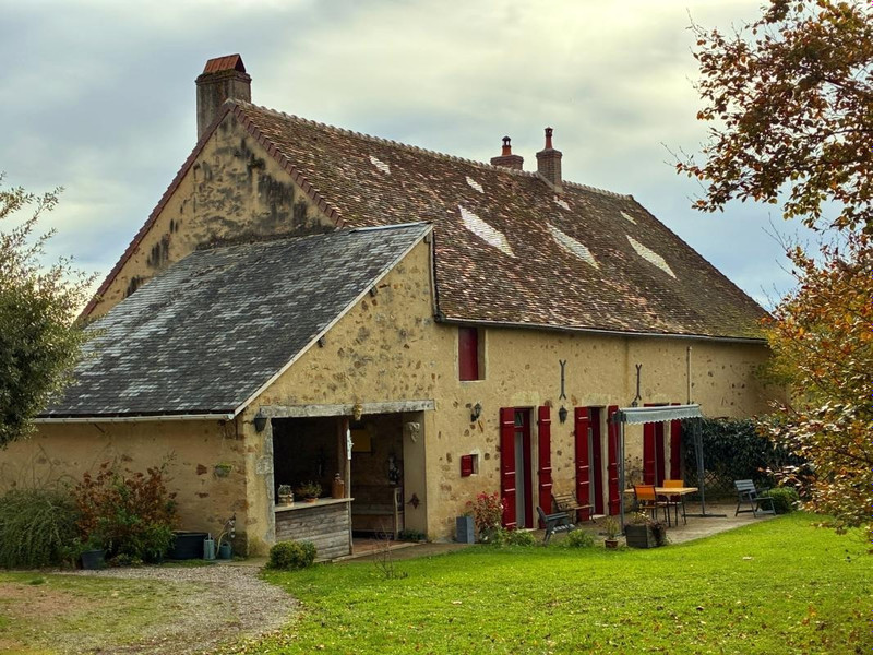 French property for sale in Sermages, Nièvre - €475,000 - photo 4