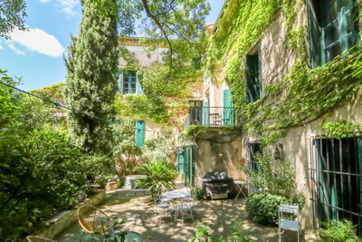 Chateau à vendre à Quissac, Gard, Languedoc-Roussillon, avec Leggett Immobilier