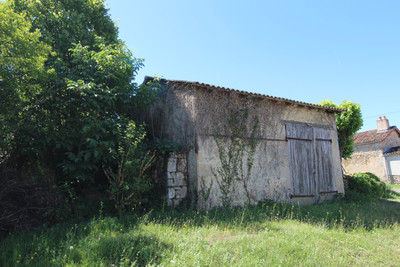 French property for sale in Lussac-les-Châteaux, Vienne - €17,000 - photo 4