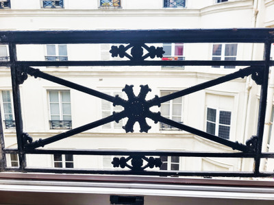 French property for sale in Paris 8e Arrondissement, Paris - €457,000 - photo 10