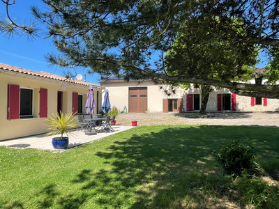 Maison à vendre à Gensac, Gironde, Aquitaine, avec Leggett Immobilier