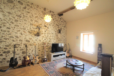 French property for sale in Rochechouart, Haute-Vienne - €69,000 - photo 1