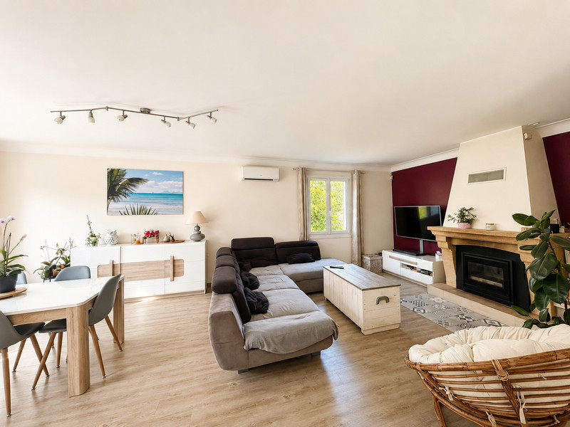 French property for sale in Saint-Léon-sur-l'Isle, Dordogne - €354,000 - photo 4