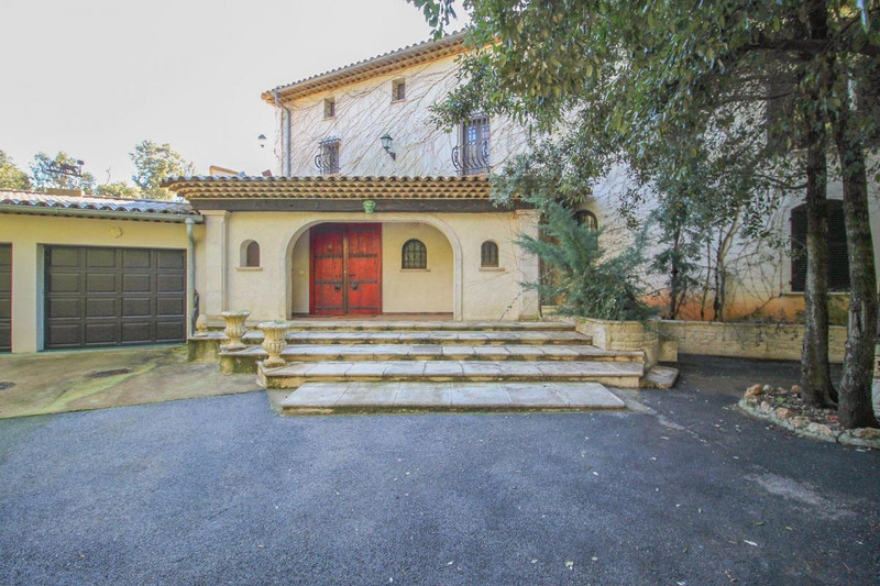 French property for sale in Le Tignet, Alpes-Maritimes - €2,500,000 - photo 3
