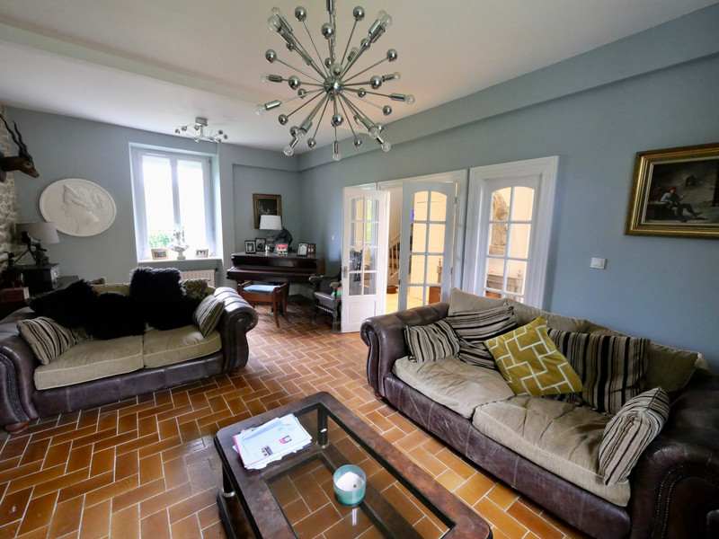 French property for sale in Berrien, Finistère - €278,200 - photo 3