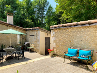 Maison à vendre à Rioux-Martin, Charente - 194 400 € - photo 2
