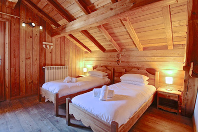 Rare opportunity to purchase a fabulous 11 bedroom chalet at the heart of Les Deux Alpes.