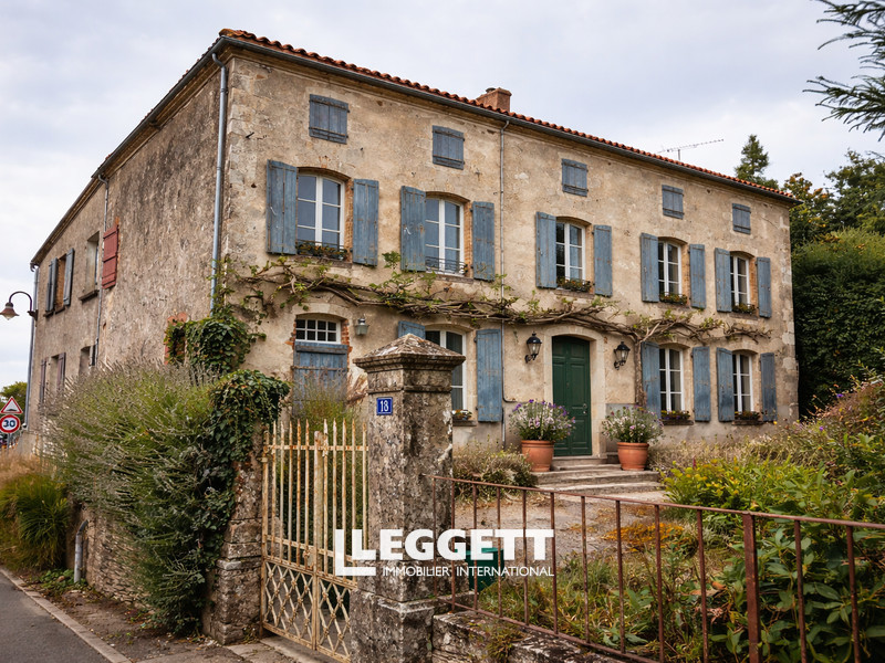 Maison 16 pièce(s), LA FORÊT-SUR-SÈVRE