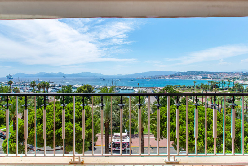 French property for sale in Cannes, Alpes-Maritimes - &#8364;3,950,000 - photo 3
