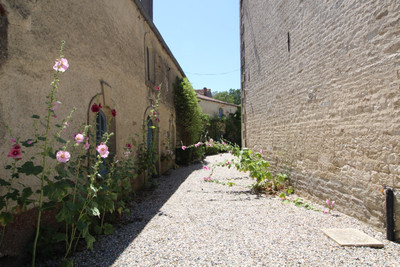 French property for sale in Dampierre-sur-Boutonne, Charente-Maritime - €595,000 - photo 12