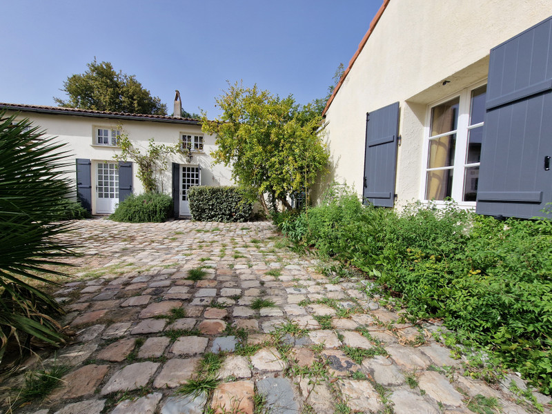French property for sale in Arsac, Gironde - €990,000 - photo 4