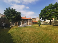 Maison à vendre à Lys-Haut-Layon, Maine-et-Loire - 141.700 € - photo 2