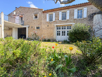 Maison à vendre à Neffiès, Hérault - 429.000 € - photo 1