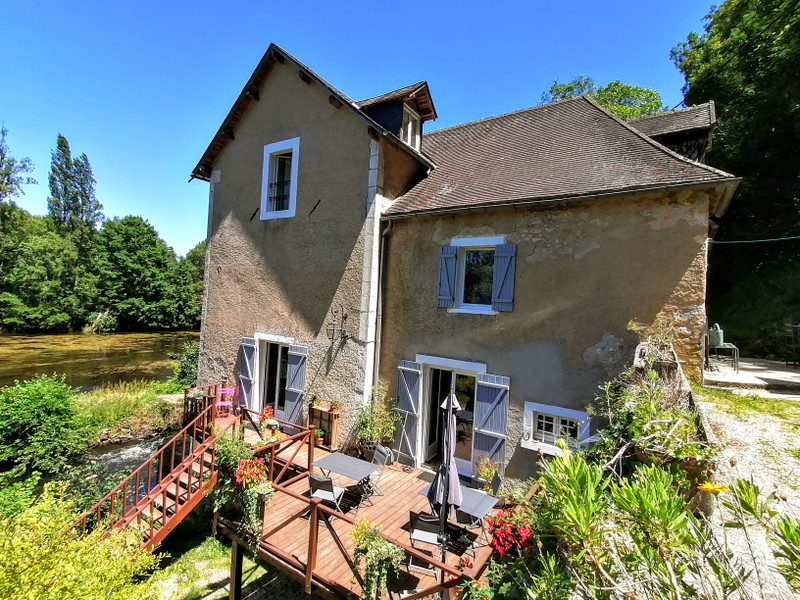 French property for sale in Oulches, Indre - &#8364;450,000 - photo 2