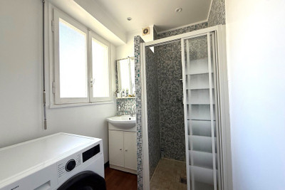 French property for sale in Nice, Alpes-Maritimes - €319,000 - photo 2