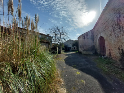 French property for sale in Dirac, Charente - €128,000 - photo 9