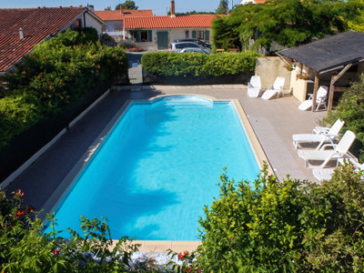 French property for sale in Puyravault, Vendée - €690,000 - photo 1