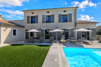 Propriété à vendre à Uzès, Gard - 890 000 € - photo n°1