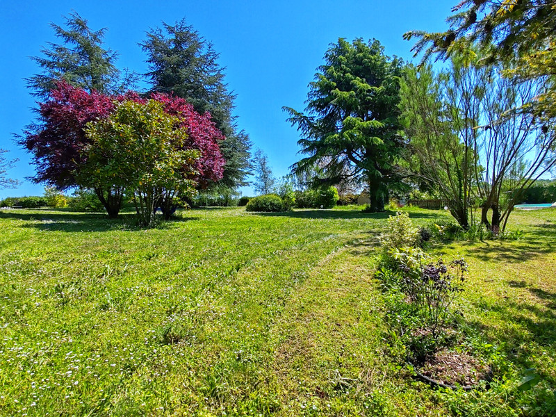 French property for sale in Saint-Martin-la-Pallu, Vienne - €682,500 - photo 8