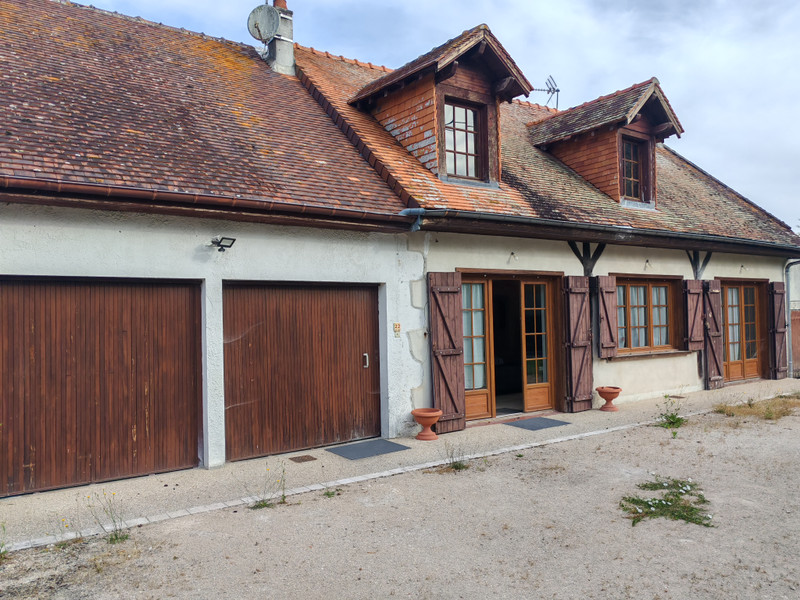French property for sale in Cour-Cheverny, Loir-et-Cher - €212,760 - photo 3