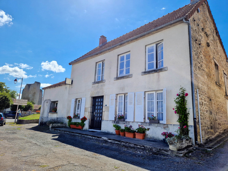 Maison à vendre à Le Monteil-au-Vicomte, Creuse - 51 600 € - photo 1