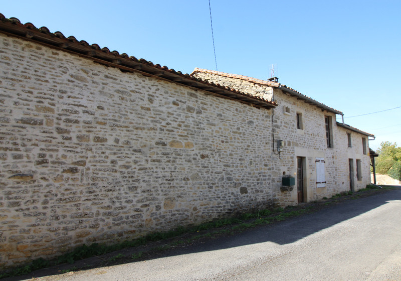 French property for sale in Empuré, Charente - €77,000 - photo 10