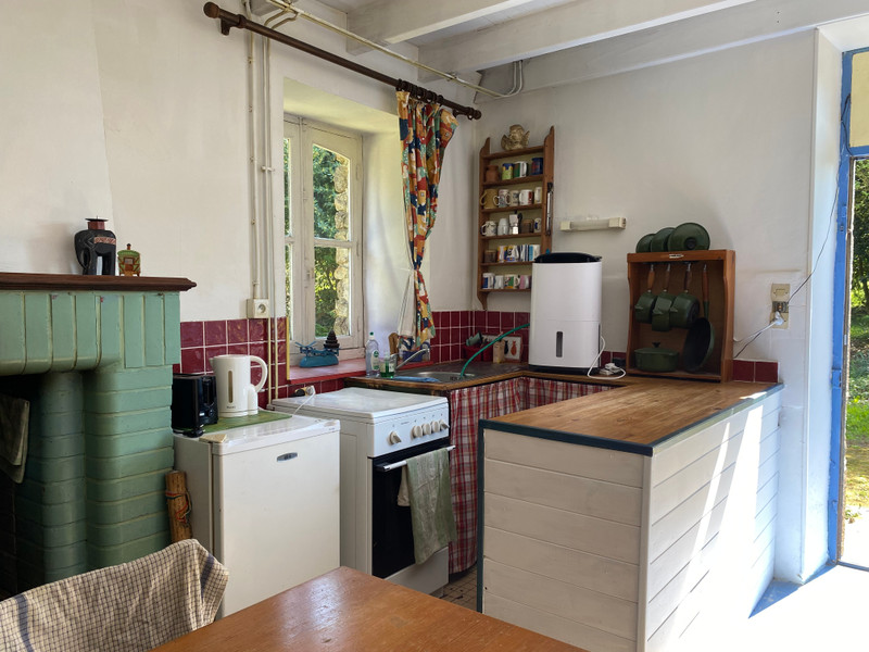 French property for sale in Saint-Aubin-de-Terregatte, Manche - €77,000 - photo 1