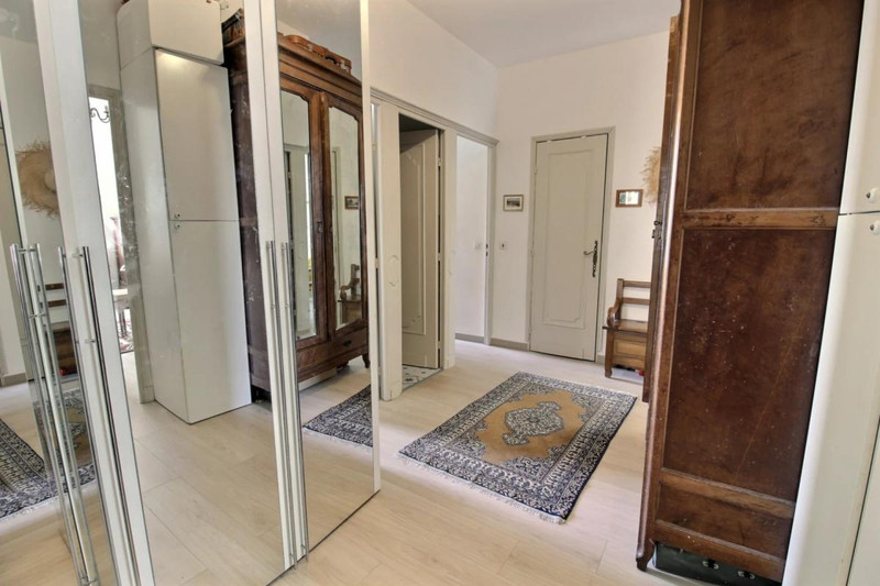 French property for sale in Nice, Alpes-Maritimes - €385,000 - photo 2