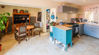 French property for sale in Saint-Jean-d'Angély, Charente-Maritime - €147,150 - photo 4