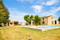 Propriété à vendre à Massugas, Gironde - 408 000 € - photo n°1