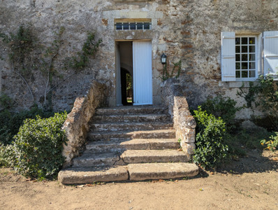 French property for sale in Le Loroux-Bottereau, Loire-Atlantique - €982,000 - photo 3