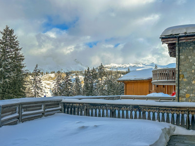 Furnished 1 bedroom, ski in ski out apartment  on the piste in Courchevel 1850 with garage, cave, ski locker