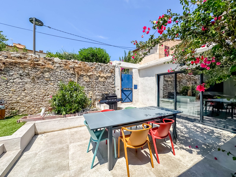 French property for sale in Antibes, Alpes-Maritimes - €2,299,000 - photo 3