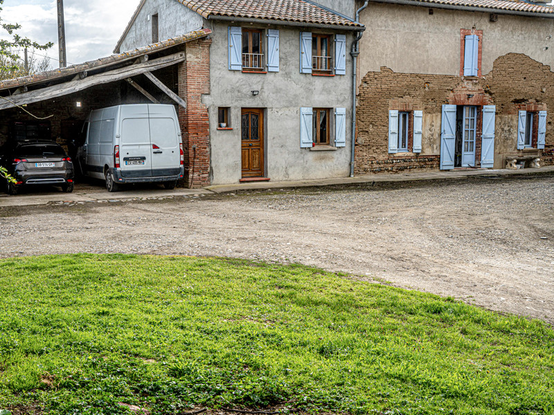 French property for sale in Lherm, Haute-Garonne - €526,000 - photo 1