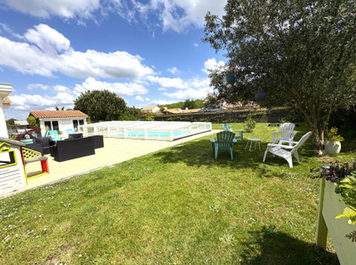 French property for sale in Coëx, Vendée - €369,655 - photo 2
