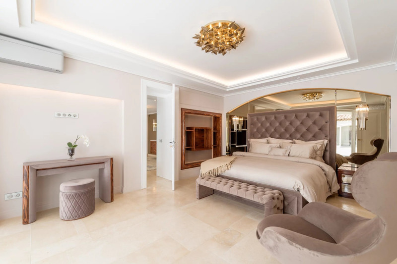 French property for sale in Mougins, Alpes-Maritimes - €8,500,000 - photo 4