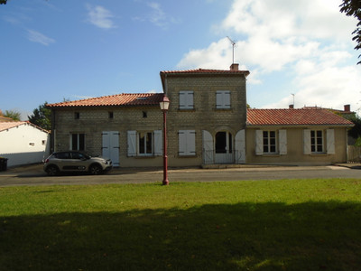 Maison à vendre à Joussé, Vienne, Poitou-Charentes, avec Leggett Immobilier