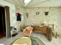 Maison à vendre à Saint-Amant-de-Boixe, Charente - 183.600 € - photo 9