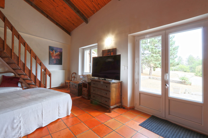 French property for sale in Simiane-la-Rotonde, Alpes-de-Haute-Provence - €733,000 - photo 6