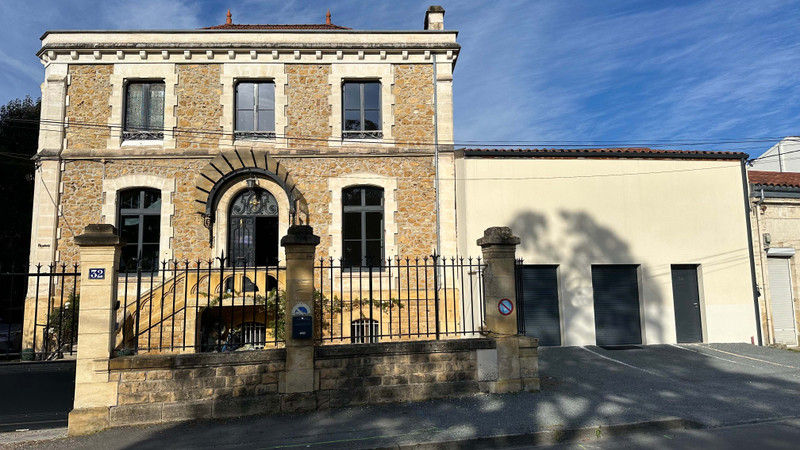 Maison à vendre à Bergerac, Dordogne - 899.000 € - photo 1