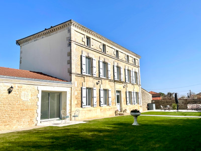 Maison à vendre à Aigre, Charente, Poitou-Charentes, avec Leggett Immobilier