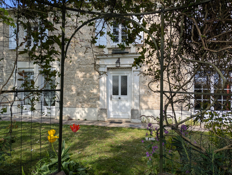 Propriété à vendre à Champniers, Charente - 443 000 €