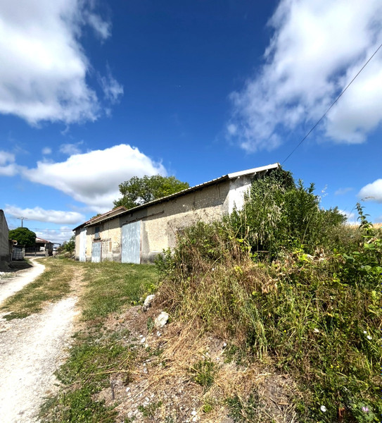 French property for sale in Bellevigne, Charente - €41,600 - photo 1