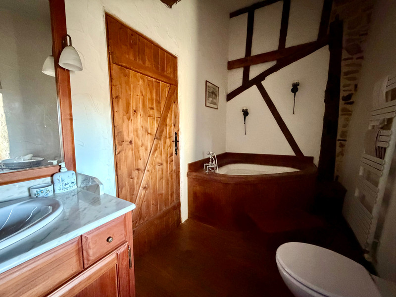French property for sale in Rochechouart, Haute-Vienne - €274,990 - photo 5